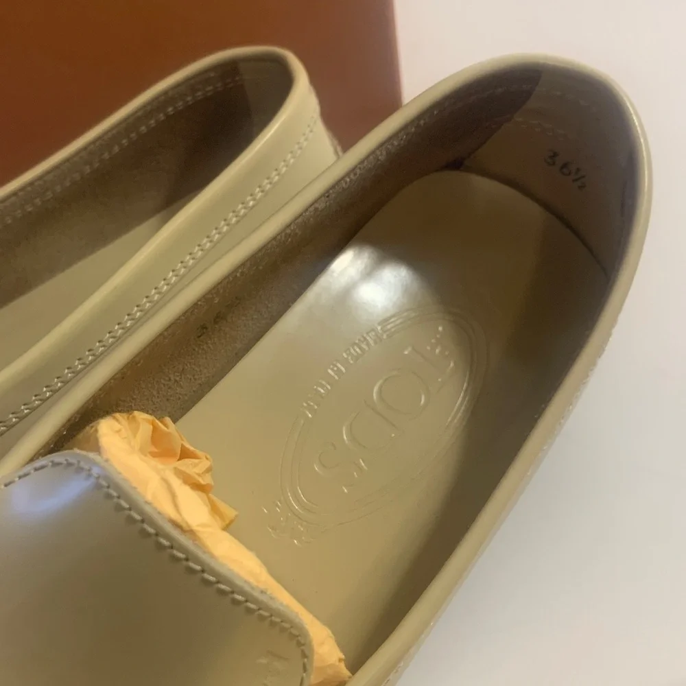 Tod's Cream Patent Leather Slip-On Shoes - Picture 2 of 9